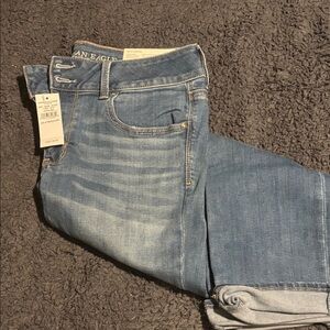 American Eagle Outfitters Women's SuperStretch Artist Crop jeans NWT